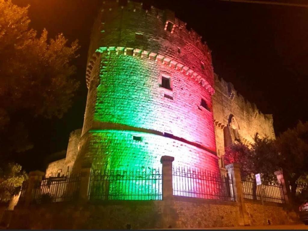 Dimora D'Errico - Monolocale Nel Centro Storico Carovigno Exterior foto