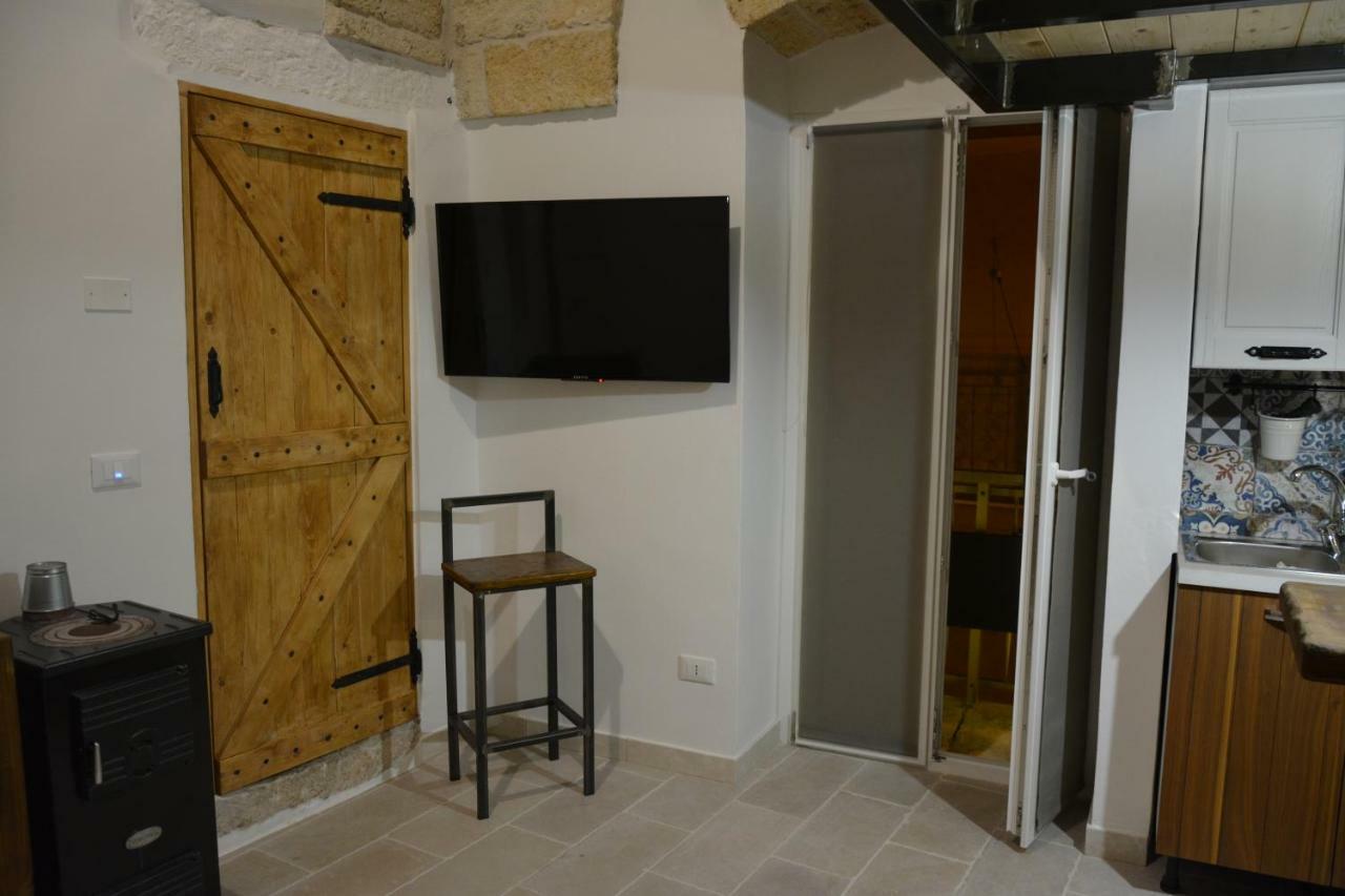 Dimora D'Errico - Monolocale Nel Centro Storico Carovigno Exterior foto