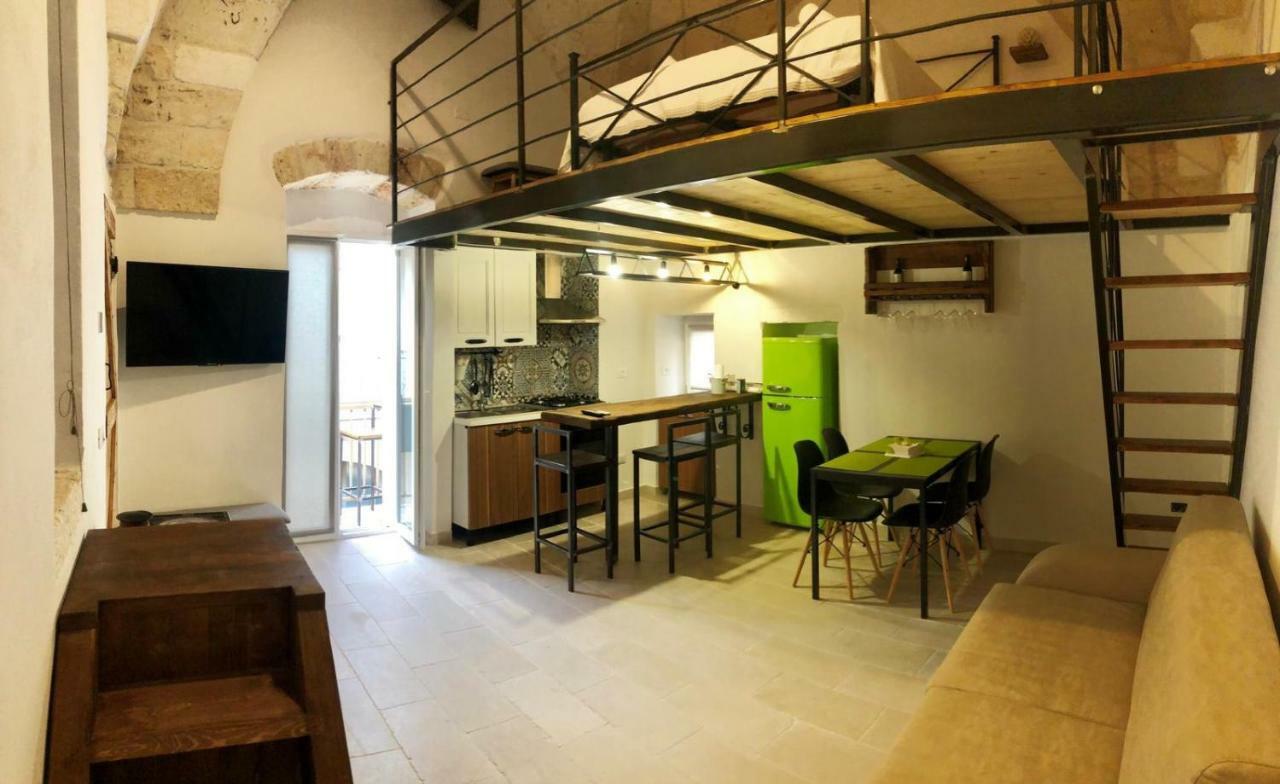 Dimora D'Errico - Monolocale Nel Centro Storico Carovigno Exterior foto